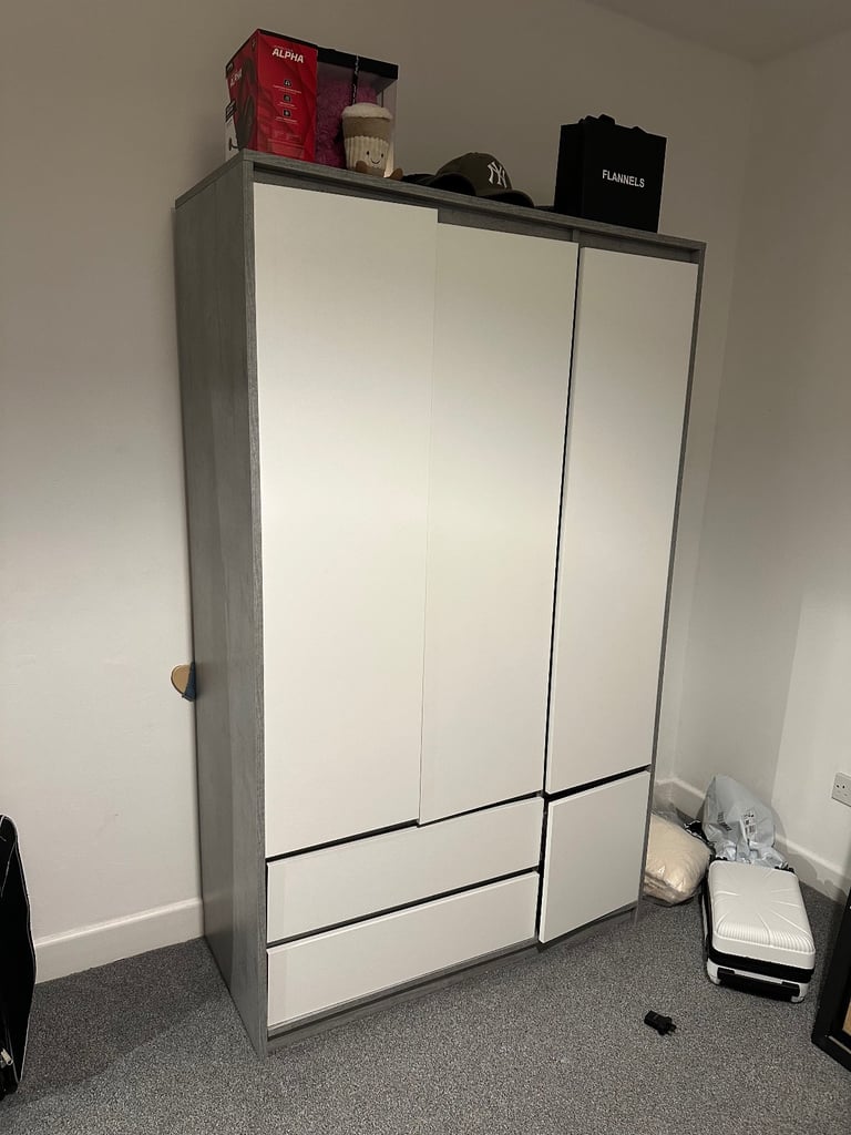 Wardrobe 