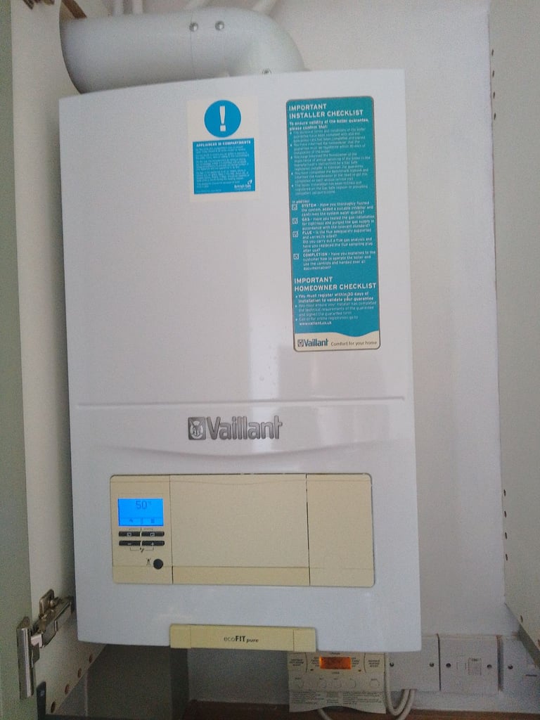 VAILLENT ECO FIT PURE BOILER, NOT COMBI, 6 YEARS OLD, STILL UNDER WARRANTY
