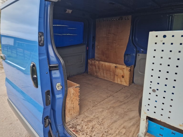 2013 Renault Trafic Blue MWB  Drives Perfect  12mth MOT  160k miles