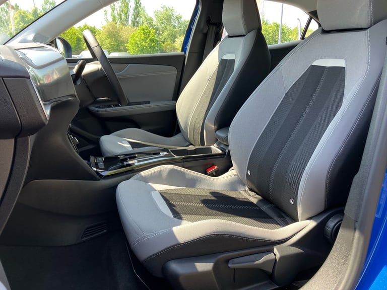 2024 Vauxhall Mokka 100kW Design 50kWh 5dr Auto SUV Electric Automatic