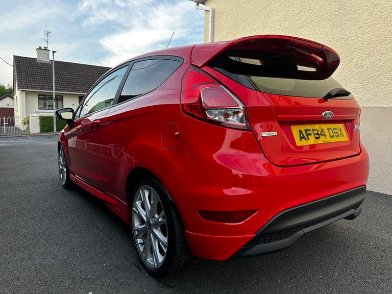 2014 Ford Fiesta STUNNING RACE RED Zetec S Ford Fiesta 3dr  HATCHBACK Petrol Manual