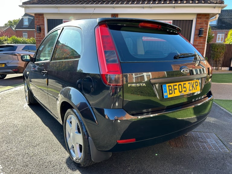 2005 Ford Fiesta 1.4 Flame 3dr LOW MILES! DRIVES LOVELY! READ ON! HATCHBACK Petrol Manual