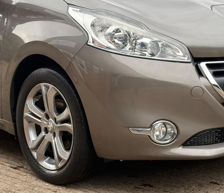 2015 Peugeot 208 1.2 VTi PureTech Allure Euro 5 3dr Petrol