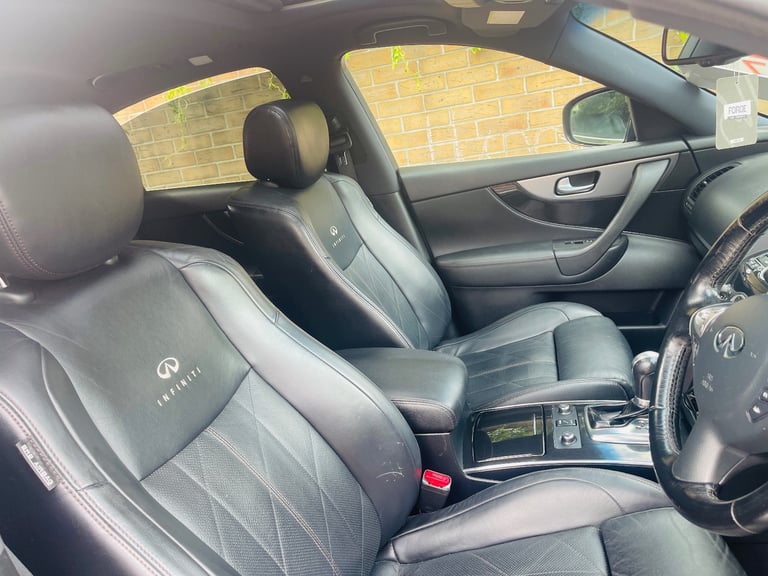 Infiniti FX30d S 2012, Semi-Auto 3.0L diesel, full service history, 5 doors
