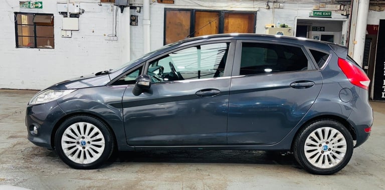 2010 Ford Fiesta 1.4 Titanium 5dr HATCHBACK Petrol Automatic