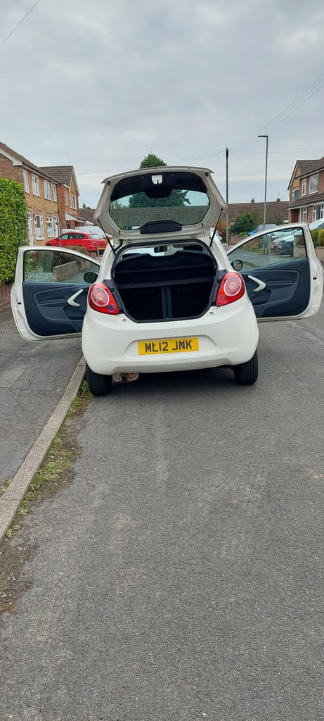 Ford, KA, Hatchback, 2012, Manual, 1242 (cc), 3 doors