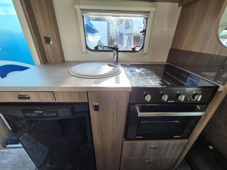 Swift Escape 686 Coach Built Motorhome 2015