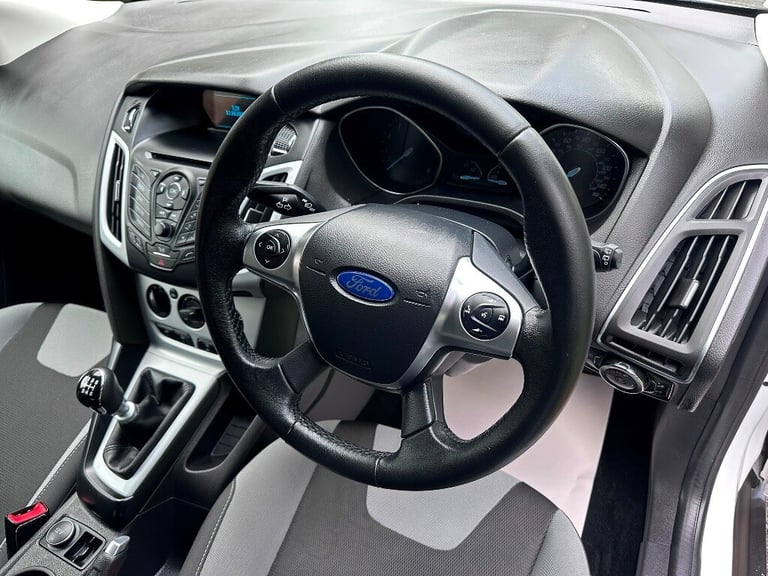 2014 Ford Focus 1.0 125 EcoBoost Zetec 5dr HATCHBACK Petrol Manual