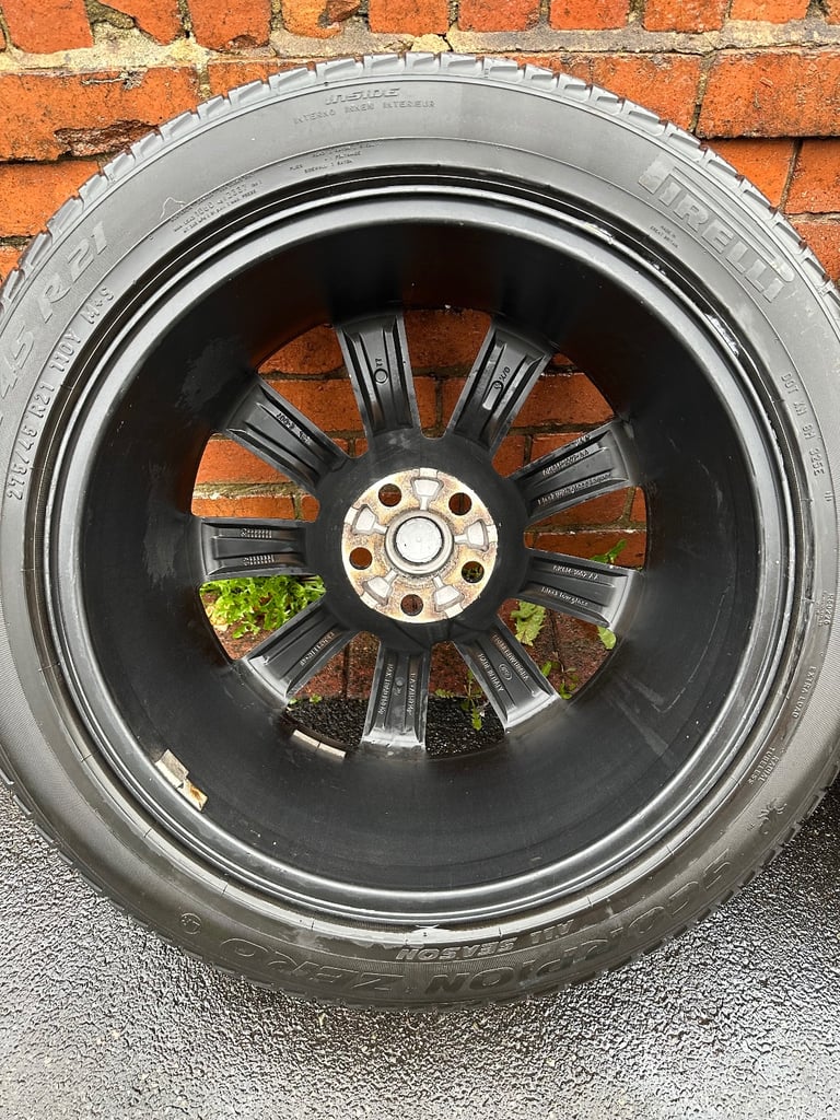 Genuine Range Rover Sport 21” Alloy Wheels & Pirelli Tyres