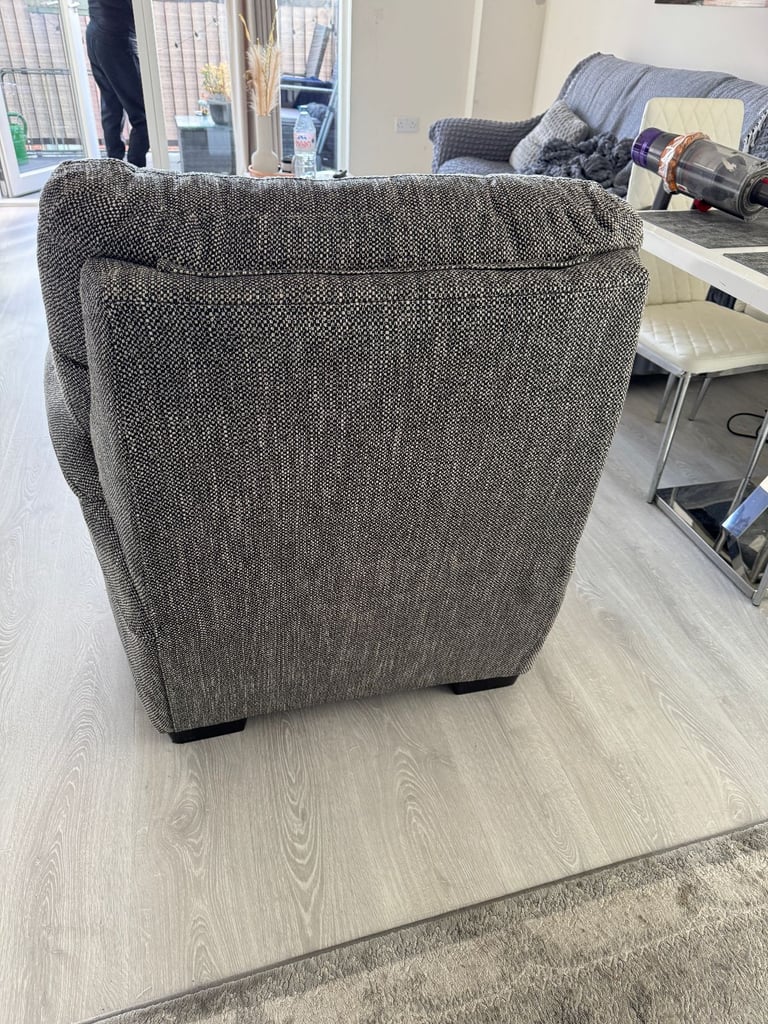 Parker Knoll Hudson 23 Sofa and Chair Set – Like New – £1,200