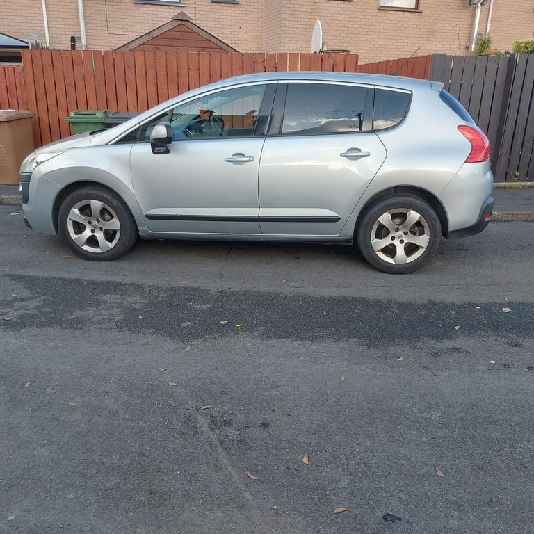 Peugeot, 3008, Hatchback, 2012, Manual, 1560 (cc), 5 doors