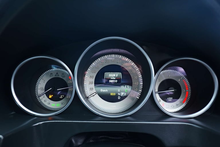 2015 Mercedes-Benz E Class 2.1 E220 AMG Line Bluetec Auto 4dr Saloon Diesel Automatic