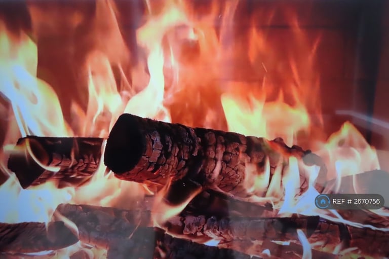 8 bedroom house in Harlaxton Drive, Nottingham, NG7 (8 bed) (#2670756)