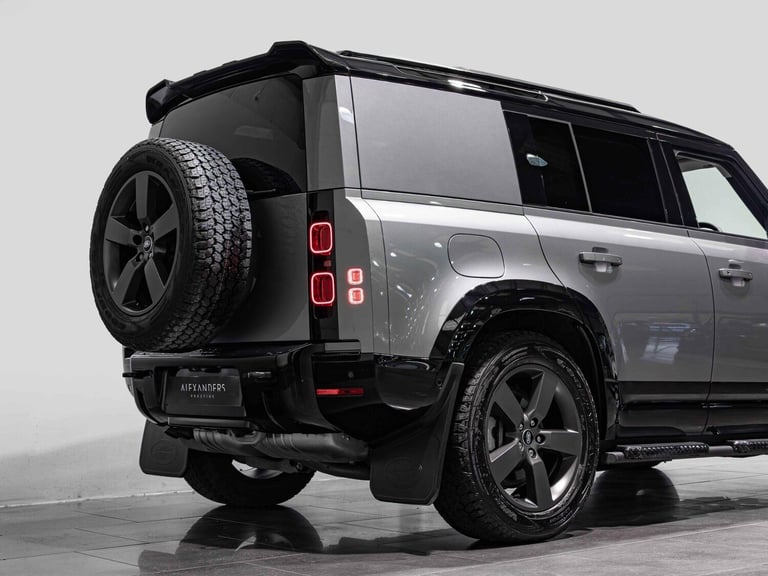  Land Rover Defender 110 3.0 D300 MHEV X-Dynamic HSE Hard Top SUV Auto 4WD MWB Euro 6 (s/s) 5dr D...