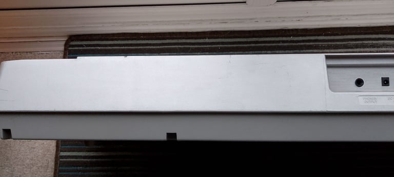 Yamaha PSR-275 electric piano keyboard