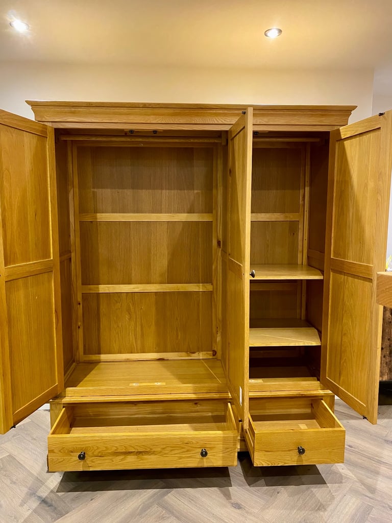 Oak farmhouse Triple Wardrobe 
