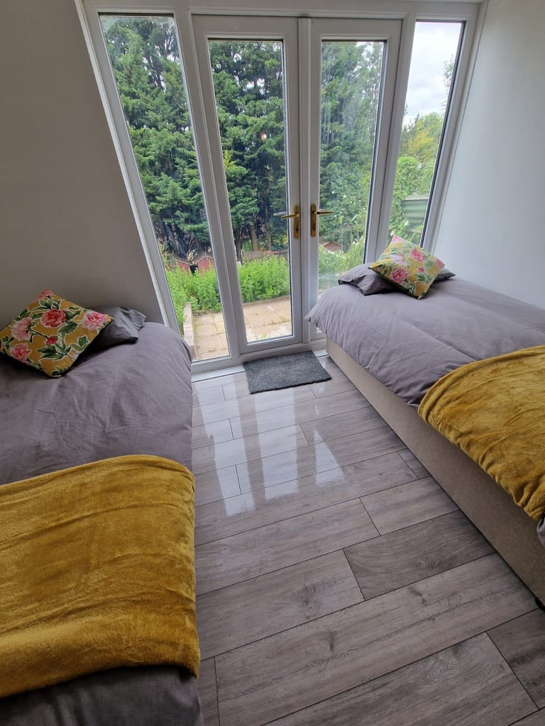 Room to let rent single ensuite luton town cheap lu1 universal dss credit benefits