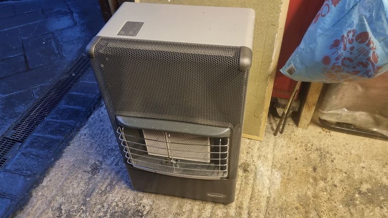 SUPERSER GAS FIRE with  full gas bottle and fittings