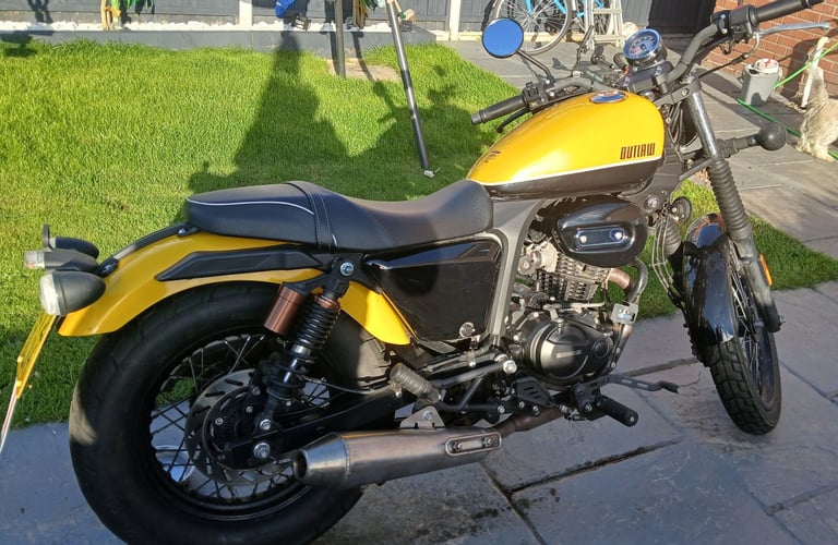 Sinnis, OUTLAW, 2023, 125 (cc)