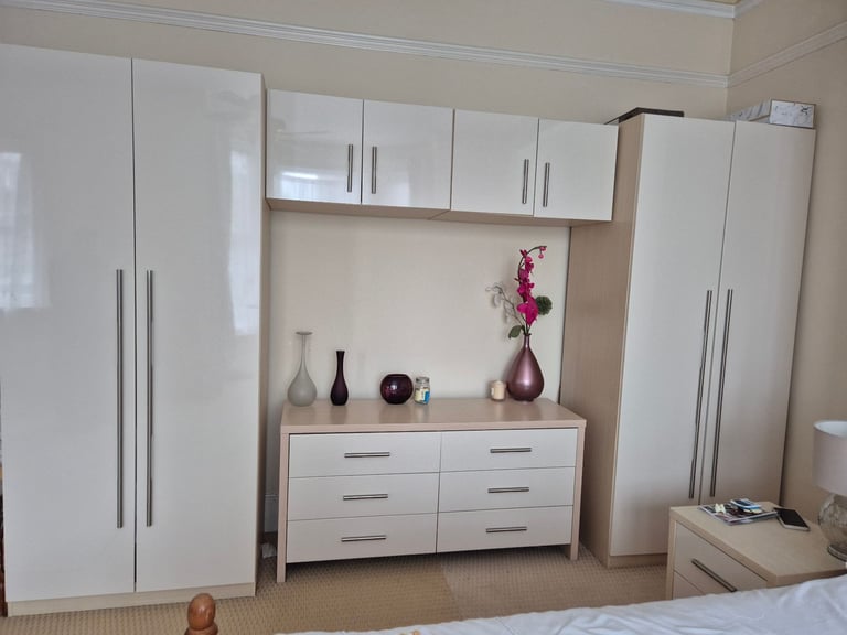 Bedroom cupboard set