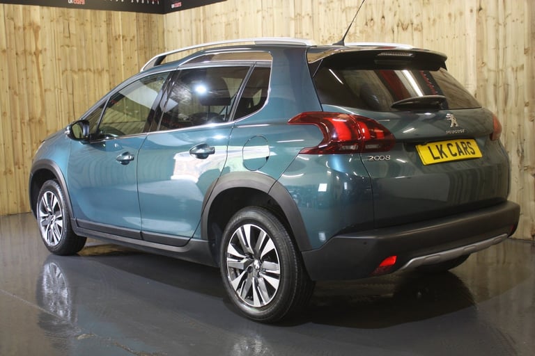 PEUGEOT 2008 1.2 PureTech Allure Premium 2019