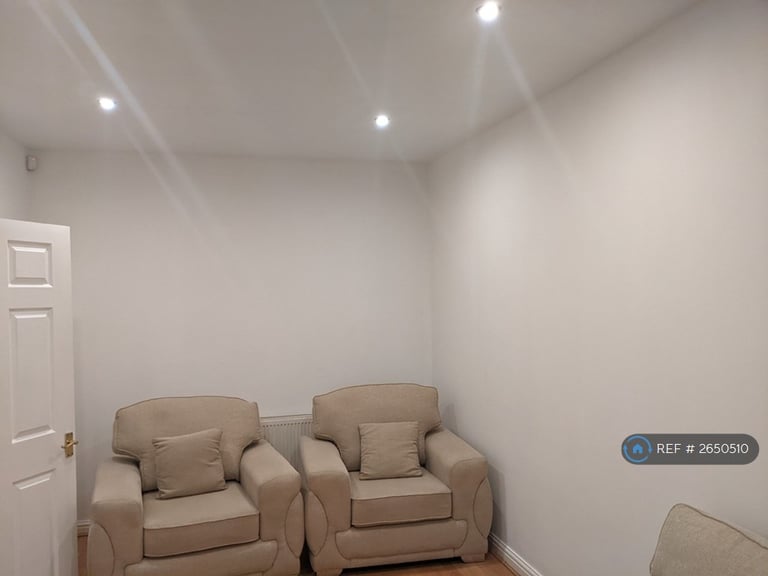 image for 3 bedroom house in Leeds, Leeds, LS15 (3 bed) (#2650510)