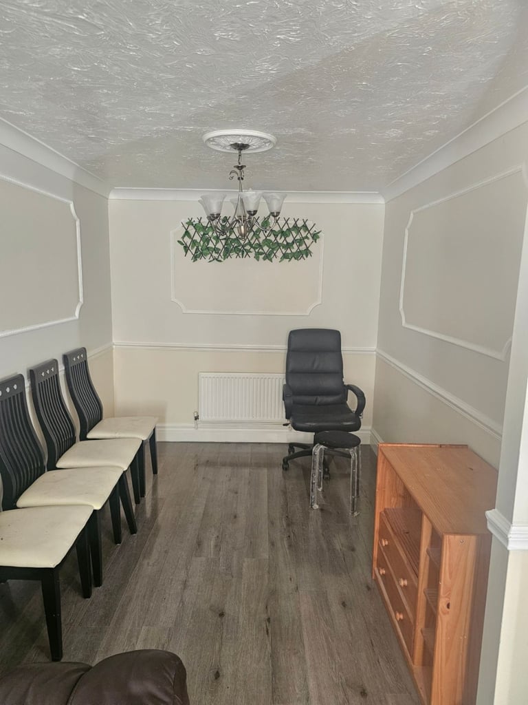 3 Bedroom Luxury Flat, With 1 bath, 1 Shower Available to Rent In North Thamesmead, London