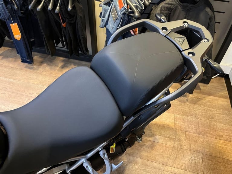 2025 Triumph Tiger 1200 RALLY EXPLORER STANDARD COLOUR Petrol black 6 Speed