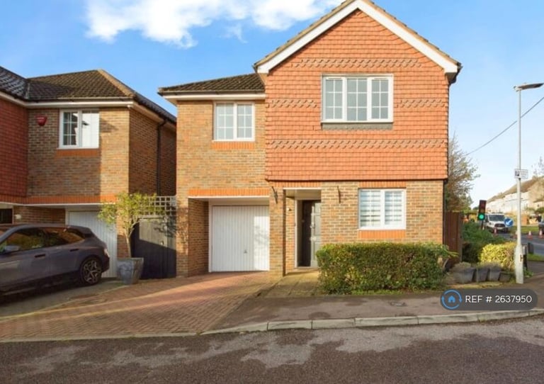 4 bedroom house in Friern Close, Cheshunt, Waltham Cross, EN7 (4 bed) (#2637950)