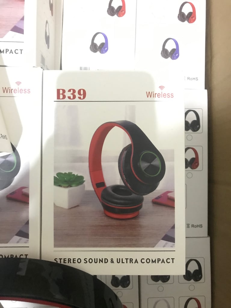 10 pairs of wireless headphones