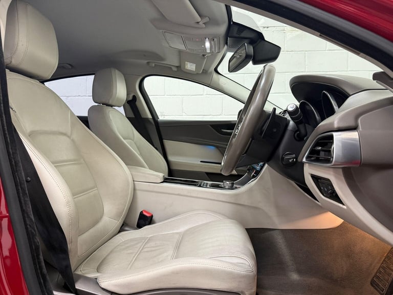 2015 Jaguar XE 2.0 GTDi Prestige Auto Euro 6 (s/s) 4dr SALOON Petrol Automatic