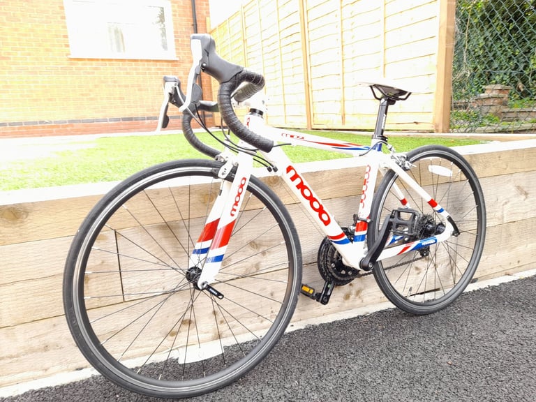 Moda Minor 7-10 year old child's Road Bike 