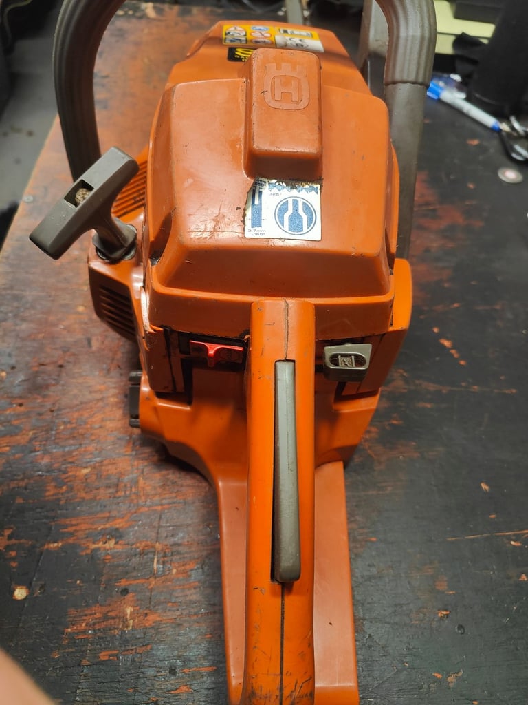 Husqvarna 141 Petrol Chainsaw, 14" 