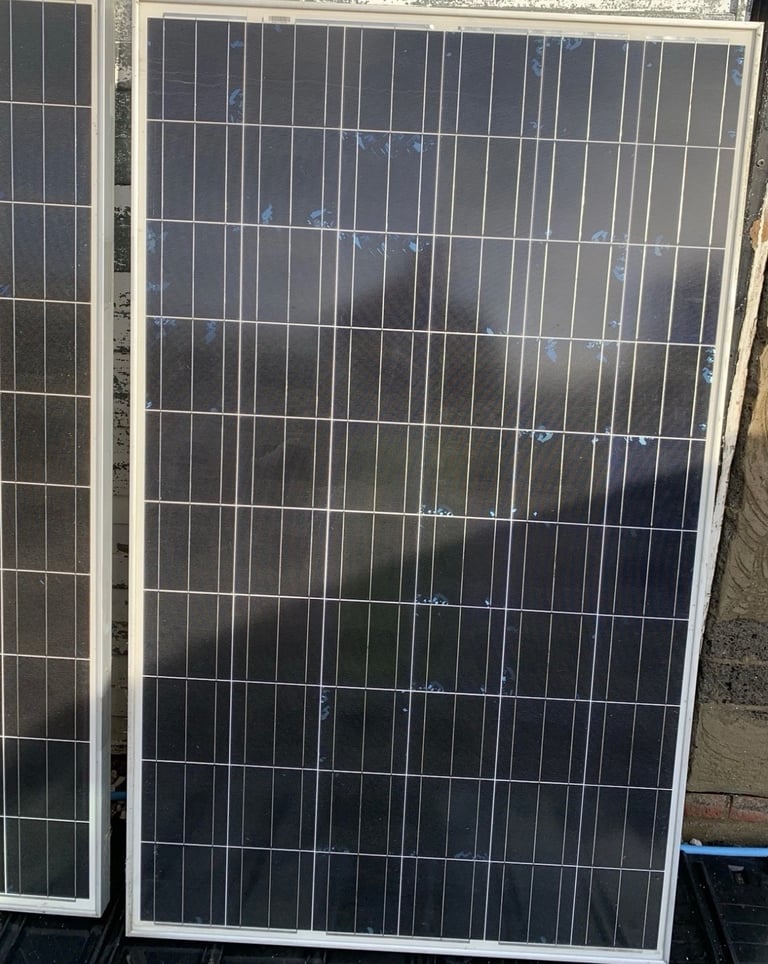 Complete solar system with 9 x solar panels + inverter + mounting system 