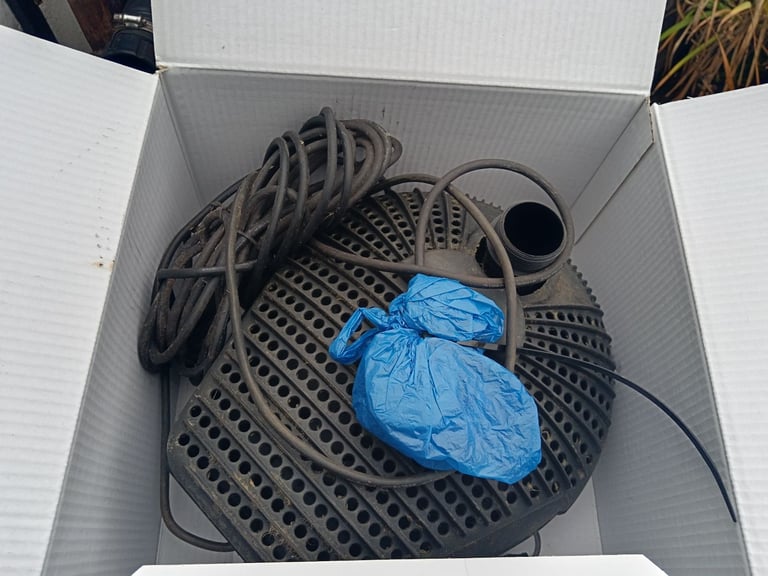 image for Pond pump plus filter 