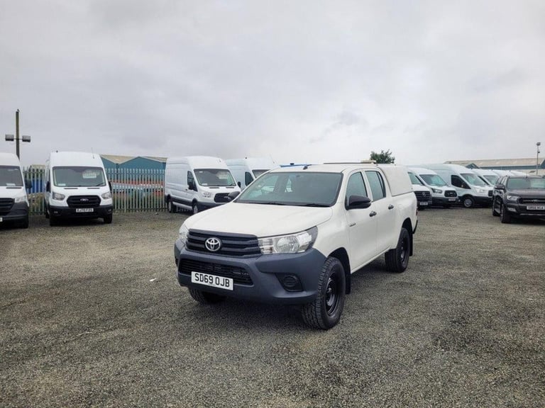 2019 ON 69 PLATE TOYOTA HILUX ACTIVE D-4D 4WD 2400CC DOUBLE CAB PICK UP ULEZ 