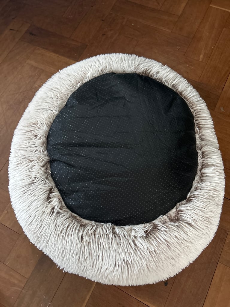 New and unused super fluffy cat bed