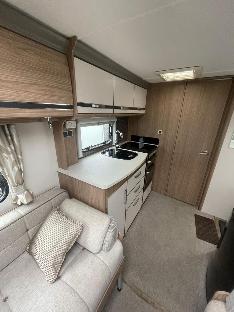 Coachman VIP 460/2 2 berth 2016