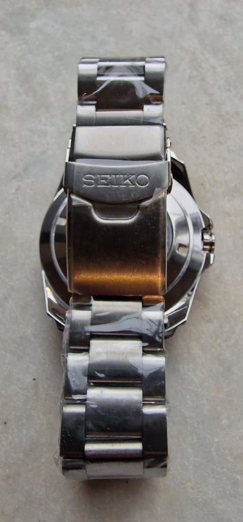 Seiko 5 "Monster" bezel automatic watch nearly new condition 