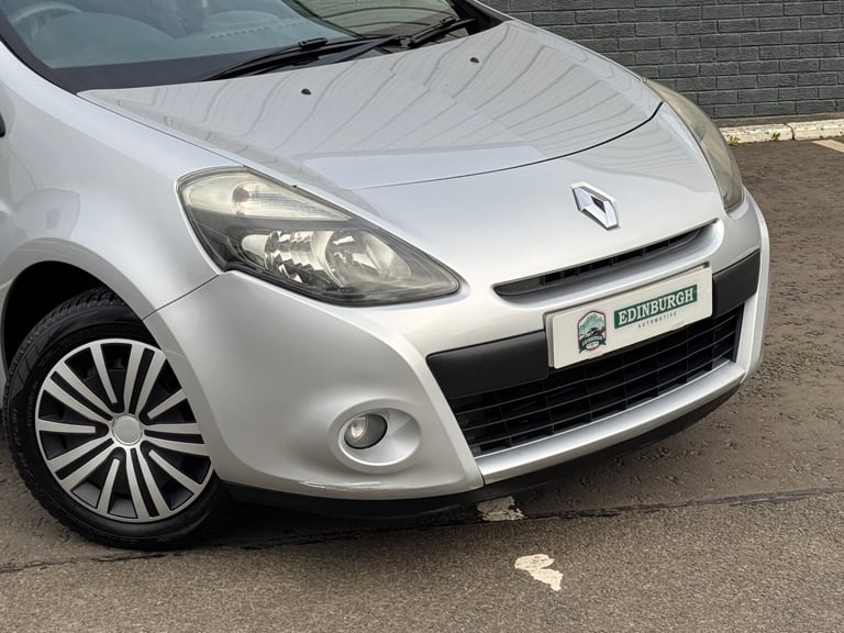 2011 Renault Clio 1.2 16V Expression 5dr HATCHBACK Petrol Manual