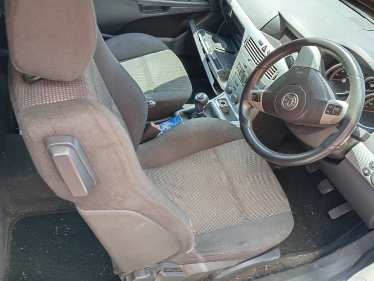 Vauxhall, ASTRA, Hatchback, 2010 .Manual, 1598 (cc), 3 doors . Spares or Repairs. 
