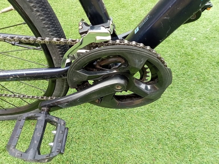 Trek Dual Sport Hybrid Mountain Bike.