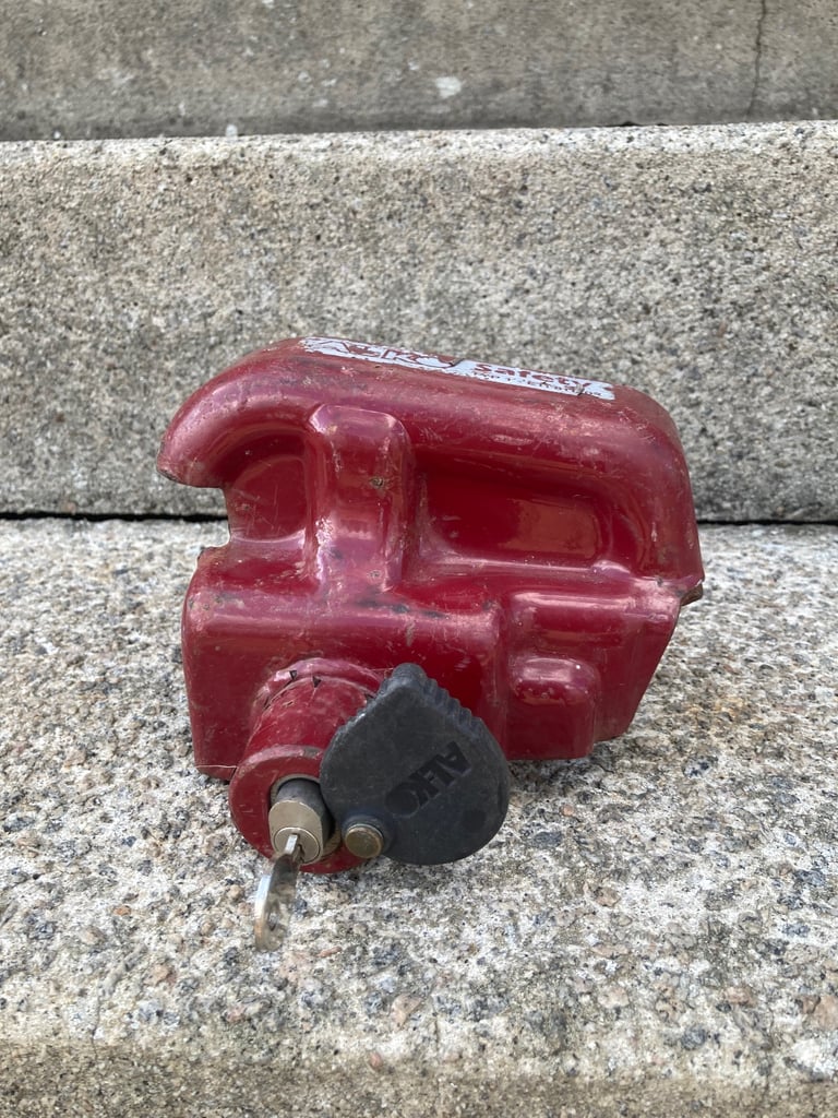 Alko caravan hictchlock