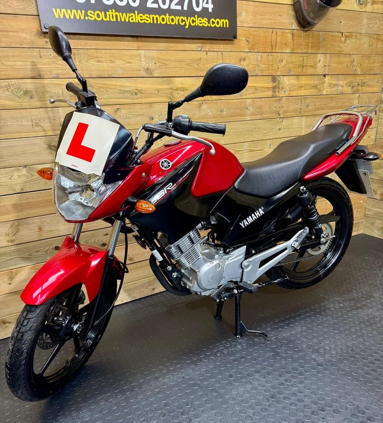 Yamaha YBR125 YBR 125 / 2016 model / JUST 832 MILES!