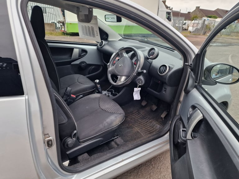 Peugeot, 107, £20 year road tax Hatchback, 2012, Manual, 998 (cc), 3 doors