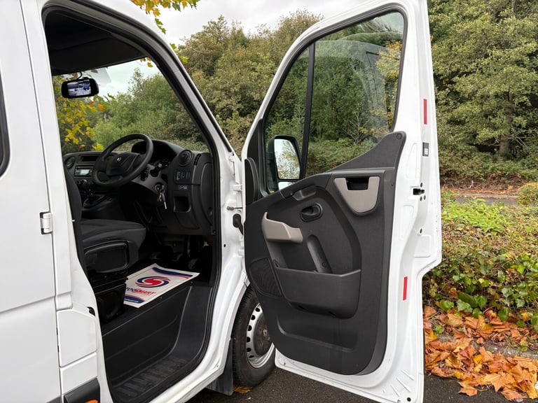 2019 Renault Master LL35dCi 130 Business Low Roof D/Cab Dropside CHASSIS CAB Diesel Manual