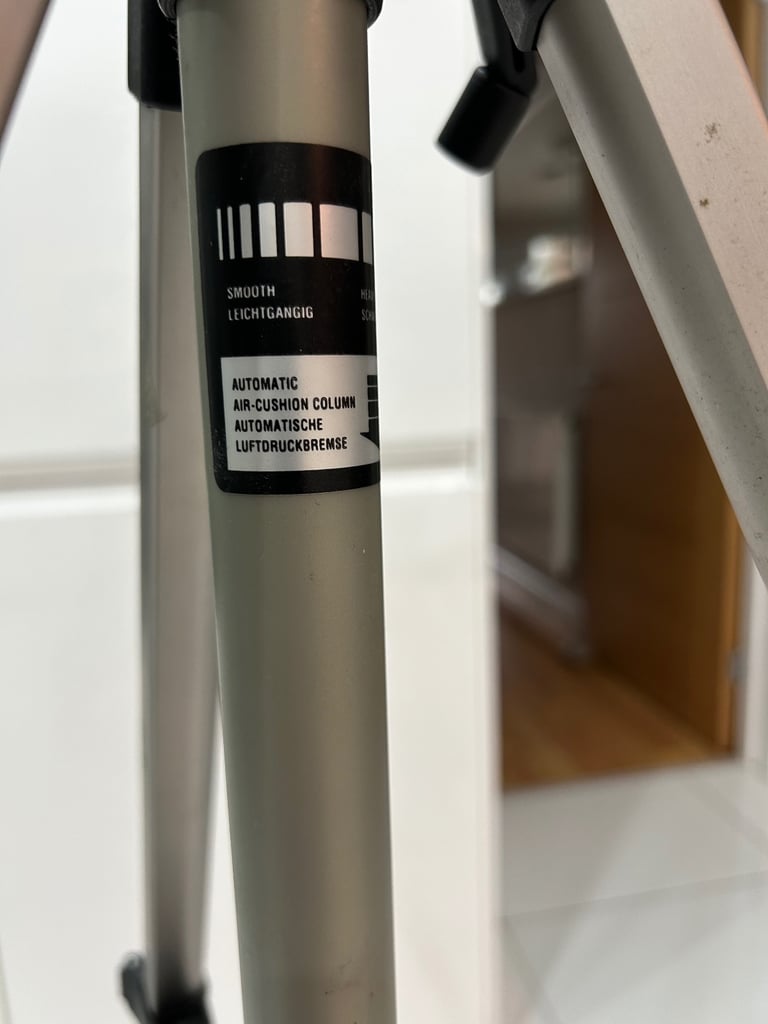 Camera/telescope lightweight tripod like new.