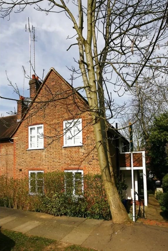 2 Bedroom Flat in a Maisonette building 