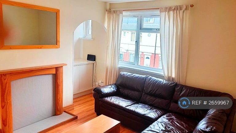 2 bedroom flat in Goring Road, Coventry, CV2 (2 bed) (#2659967)
