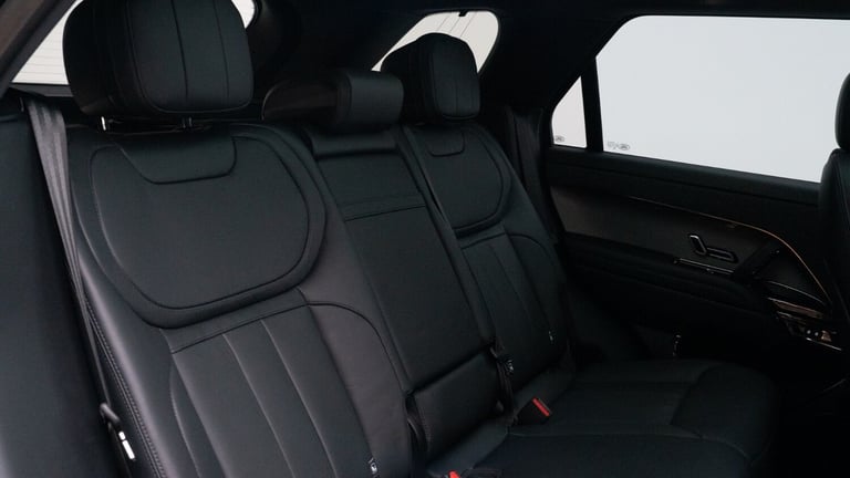 2024 Land Rover Range Rover Sport (24 Reg) 3.0 D300 Dynamic SE (Black Pack) Estate Diesel Automatic
